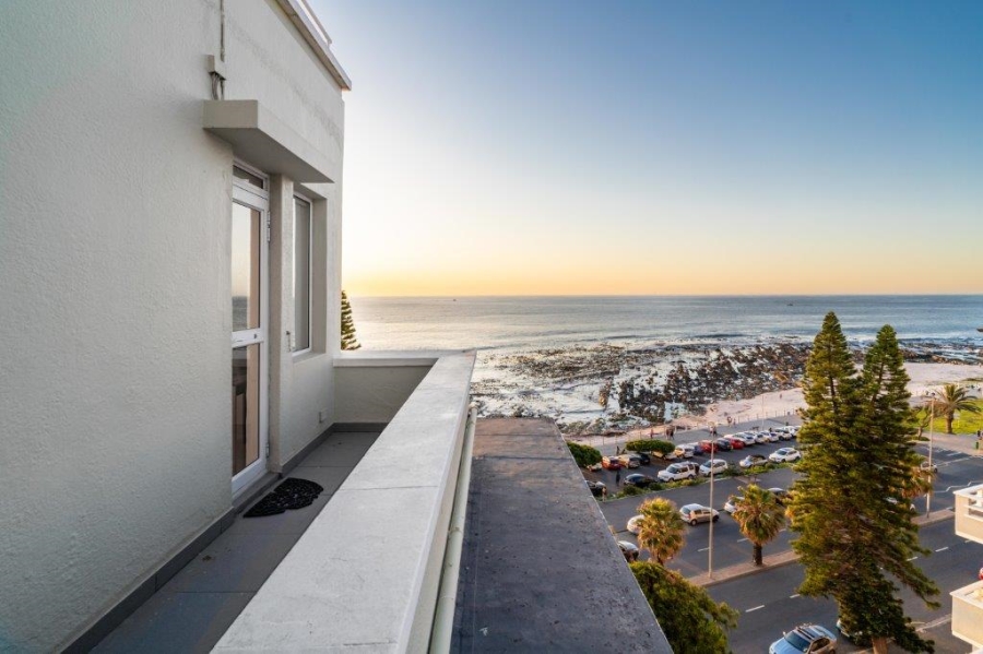 3 Bedroom Property for Sale in Sea Point Western Cape